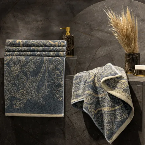 Towel ESTHIRA
