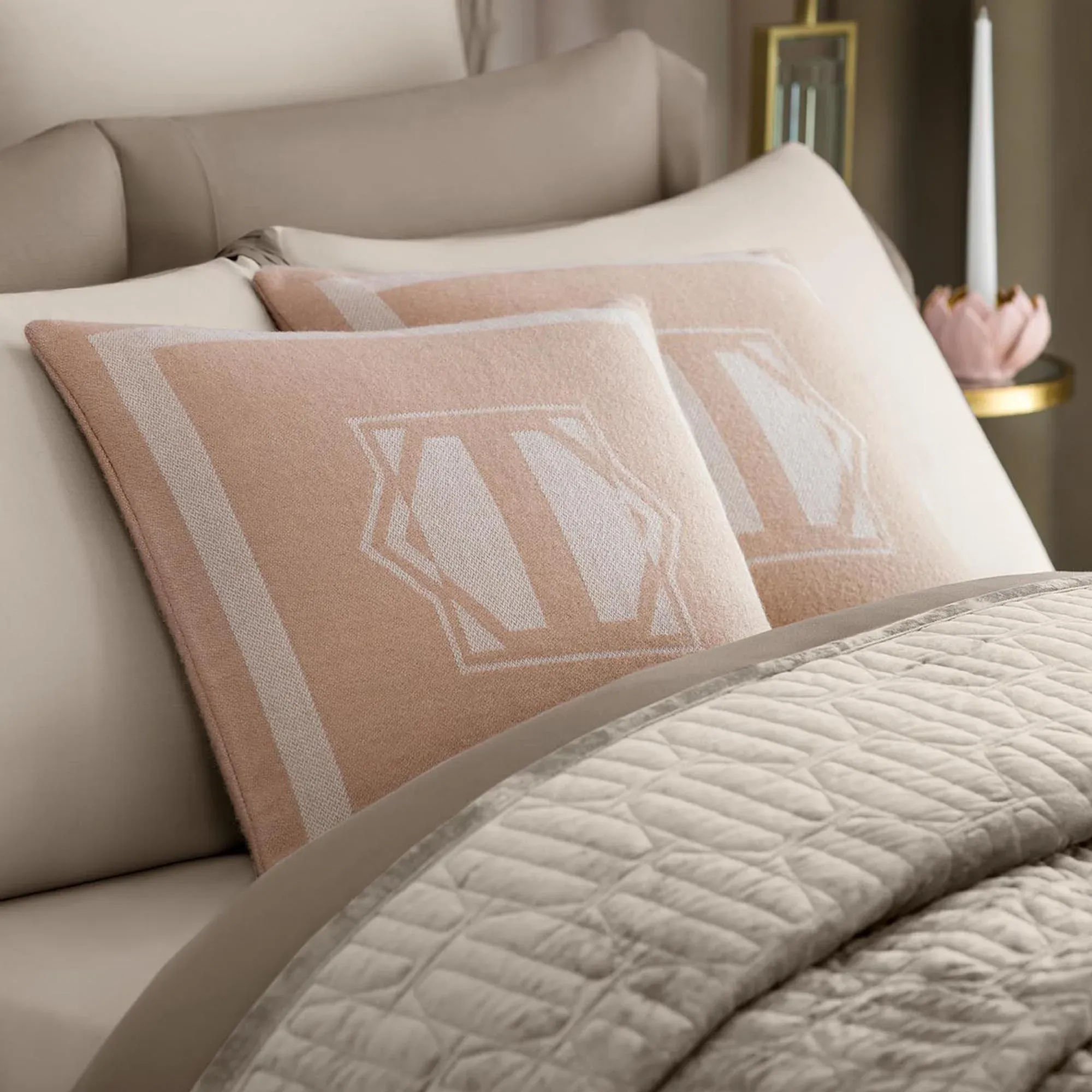 Decorative pillow СALIENTE