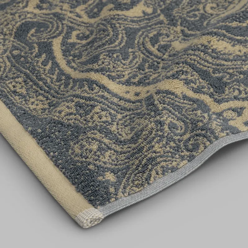 Towel ESTHIRA