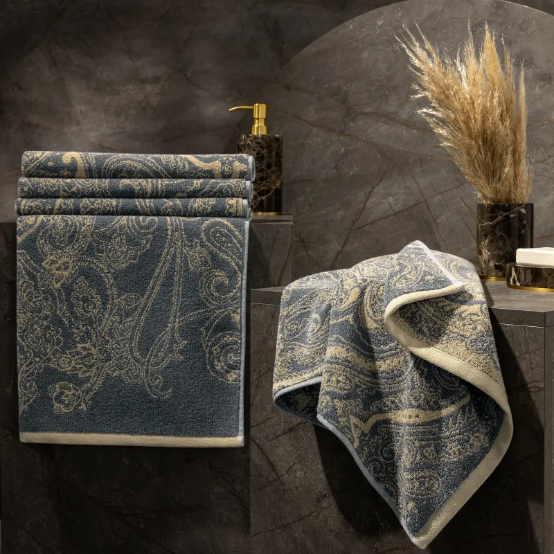 Towel ESTHIRA