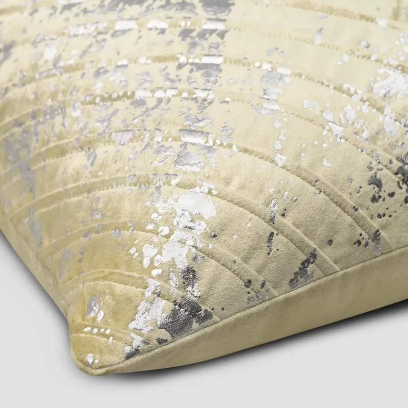 Decorative pillow PRETTE