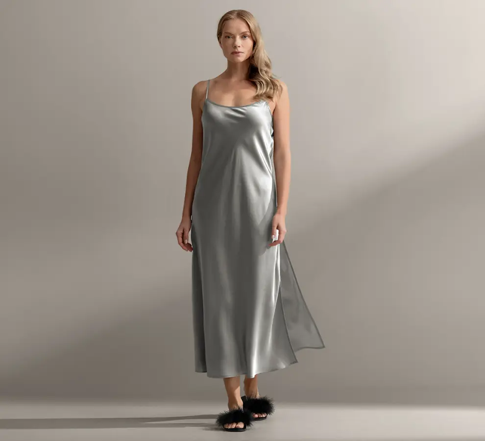 /clothing-and-footwear?am_on_sale=1