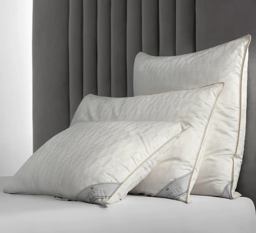 /pillows?am_on_sale=1
