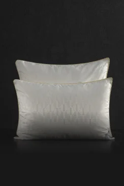 Link to Pillows category page